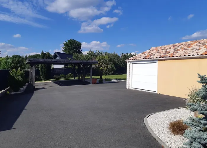 Blue Velvet Yvré-lʼÉvêque